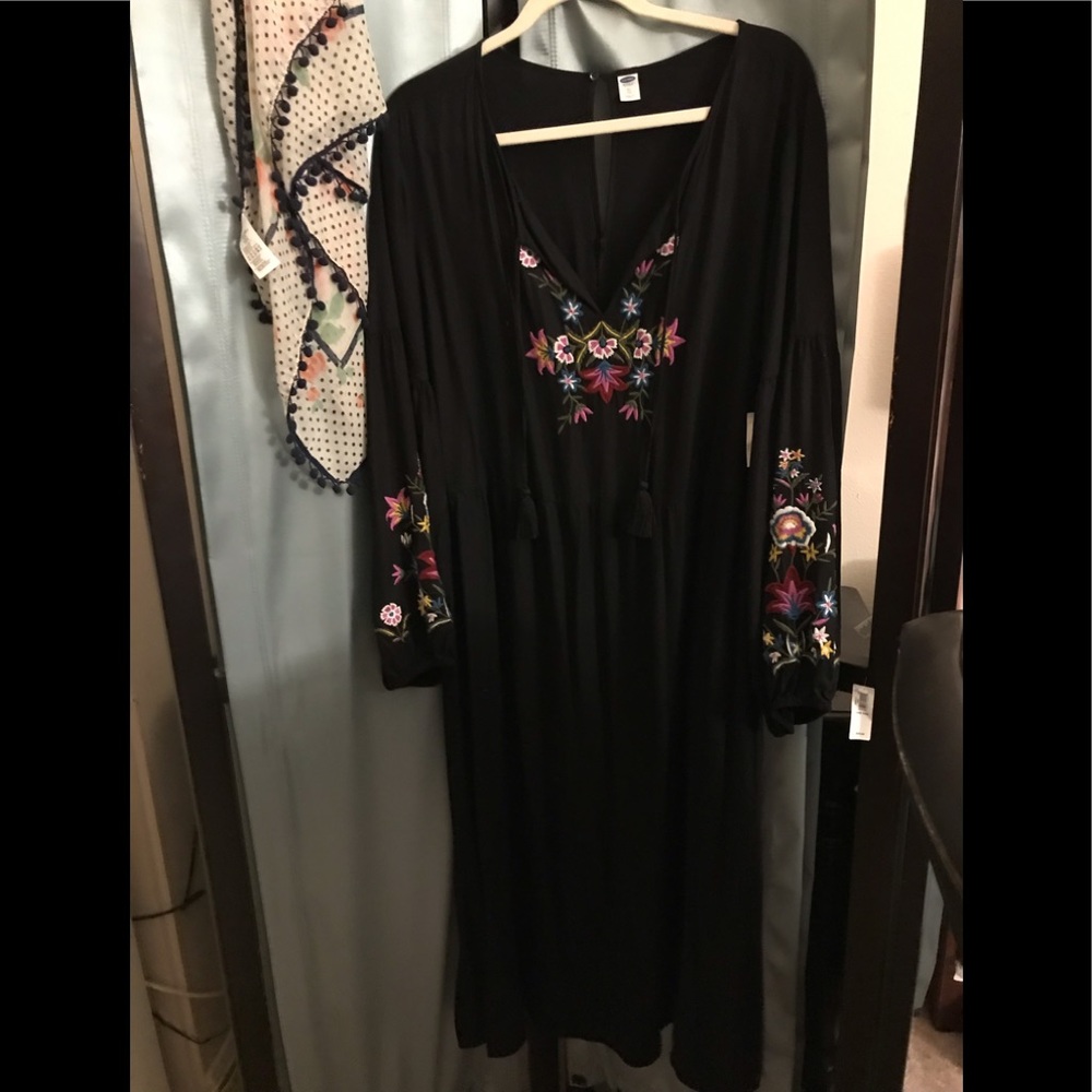 Old navy long sleeve boho dress black & floral embroidery new with tags XL Tall
